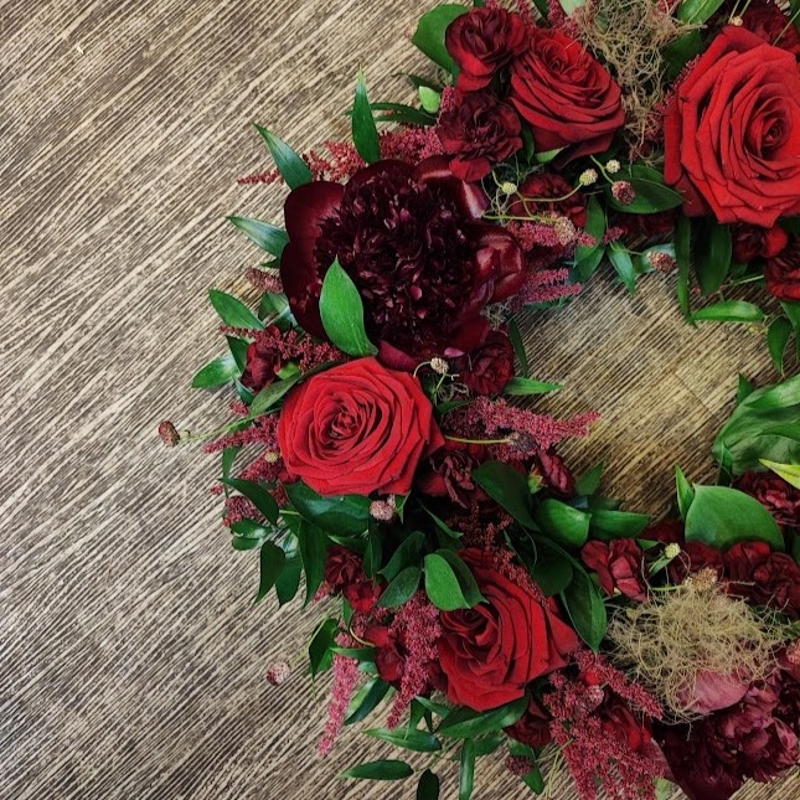 Florist's Choice Wreath Red