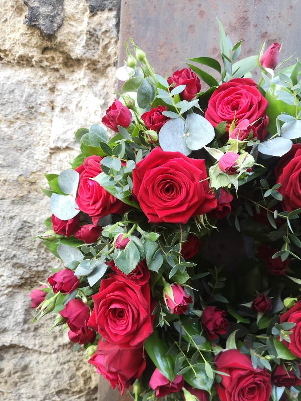 12 Red Roses Wreath