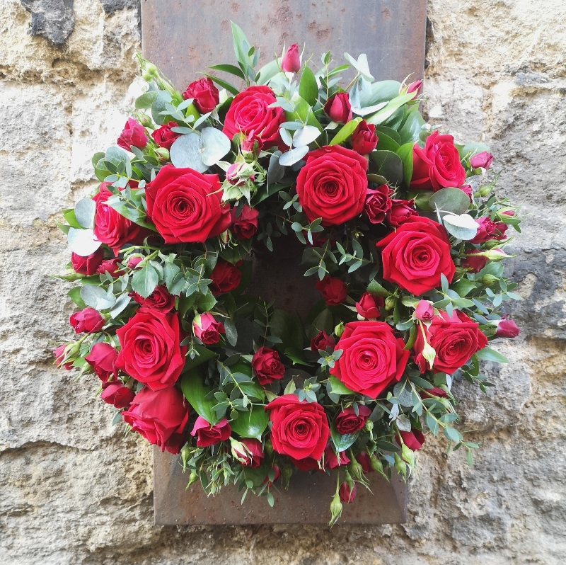 12 Red Roses Wreath